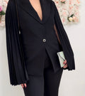 Tailleur black cape
