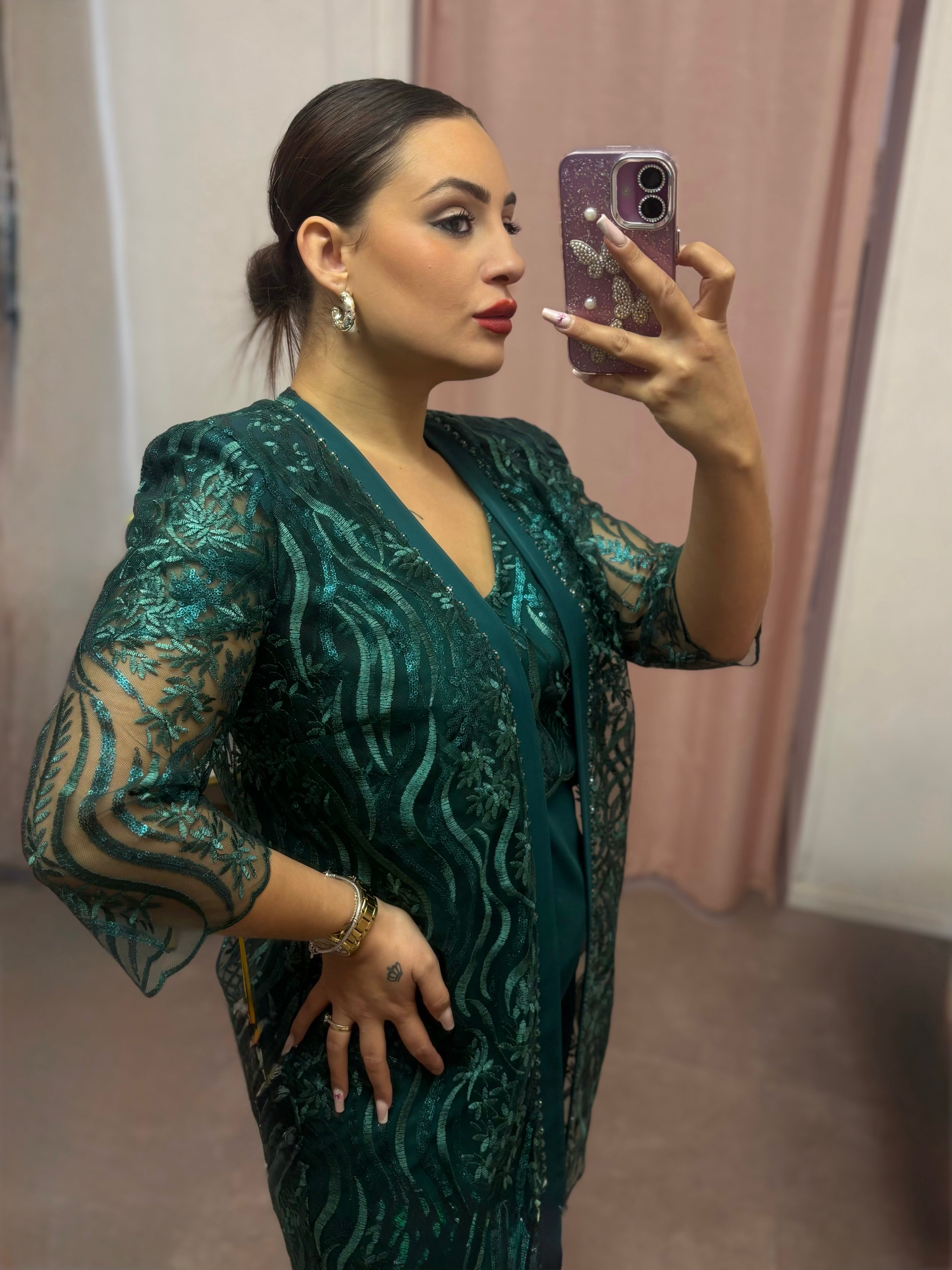 Ensemble verde smeraldo in pizzo e crepe